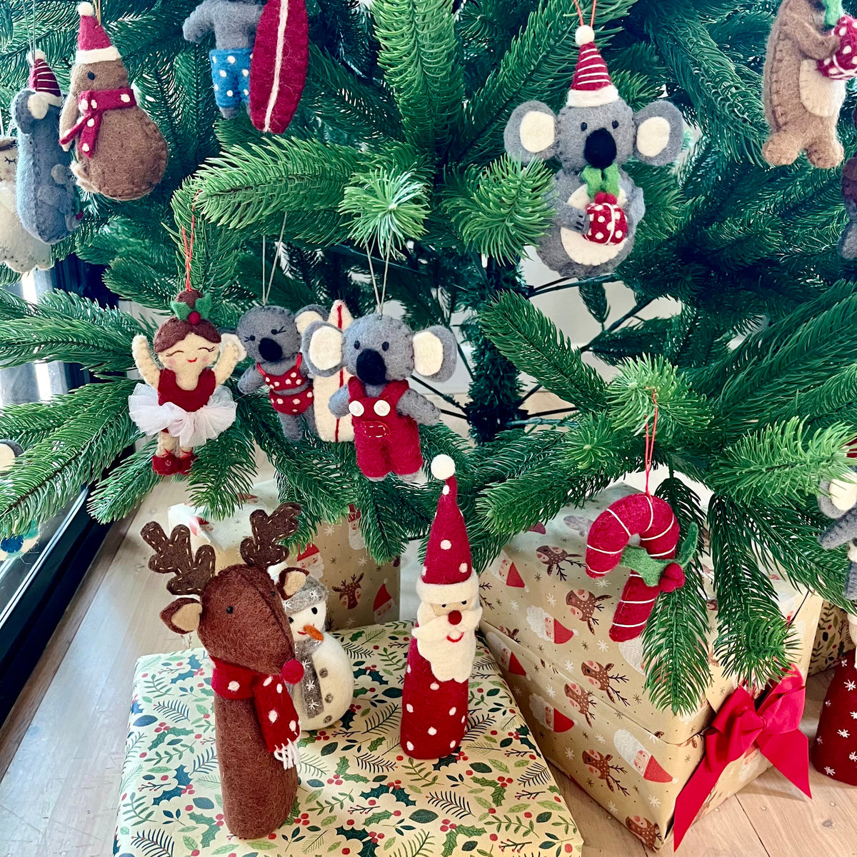 Standing Santa Decor